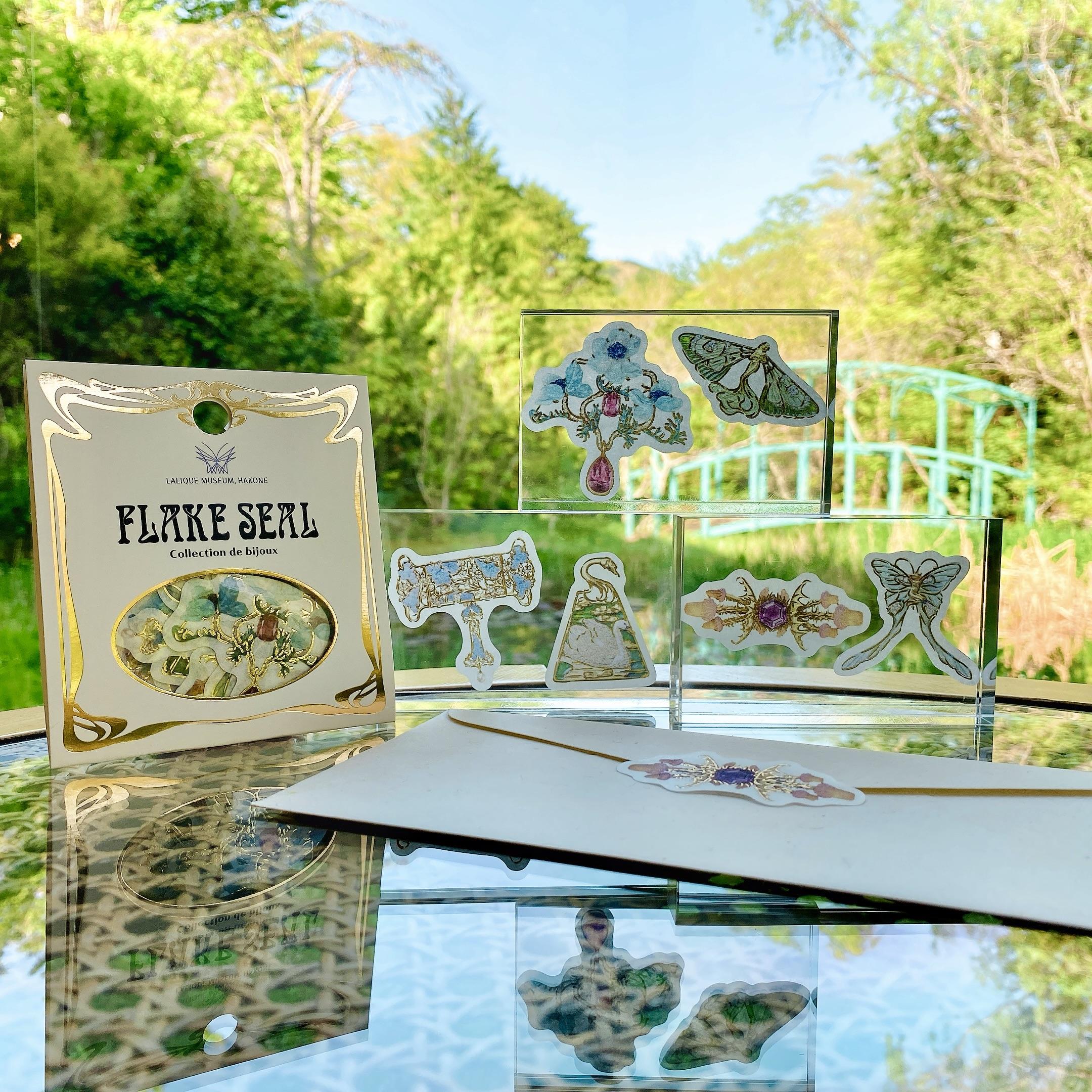 ラリックのジュエリーや香水瓶がフレークシールになりました